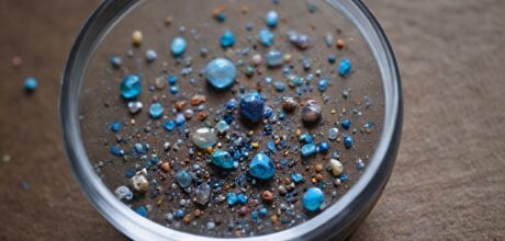 Poluição invisível: como o microplástico afeta nosso dia a dia